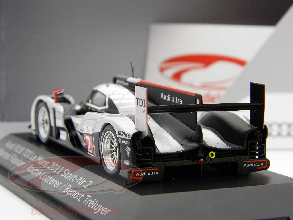 奥迪R18 TDI＃2飞斯乐，Lotterer，Treluyer得主24小时勒芒2011 1:43星火