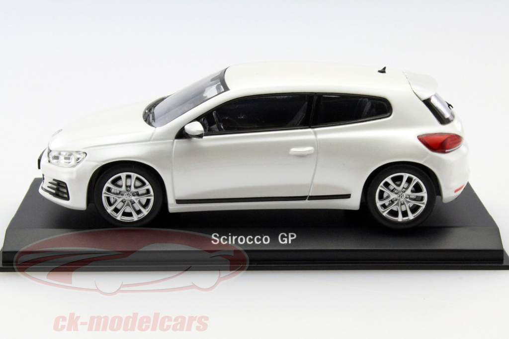Volkswagen VW Scirocco GP år 2014 hvid 1:43 Spark