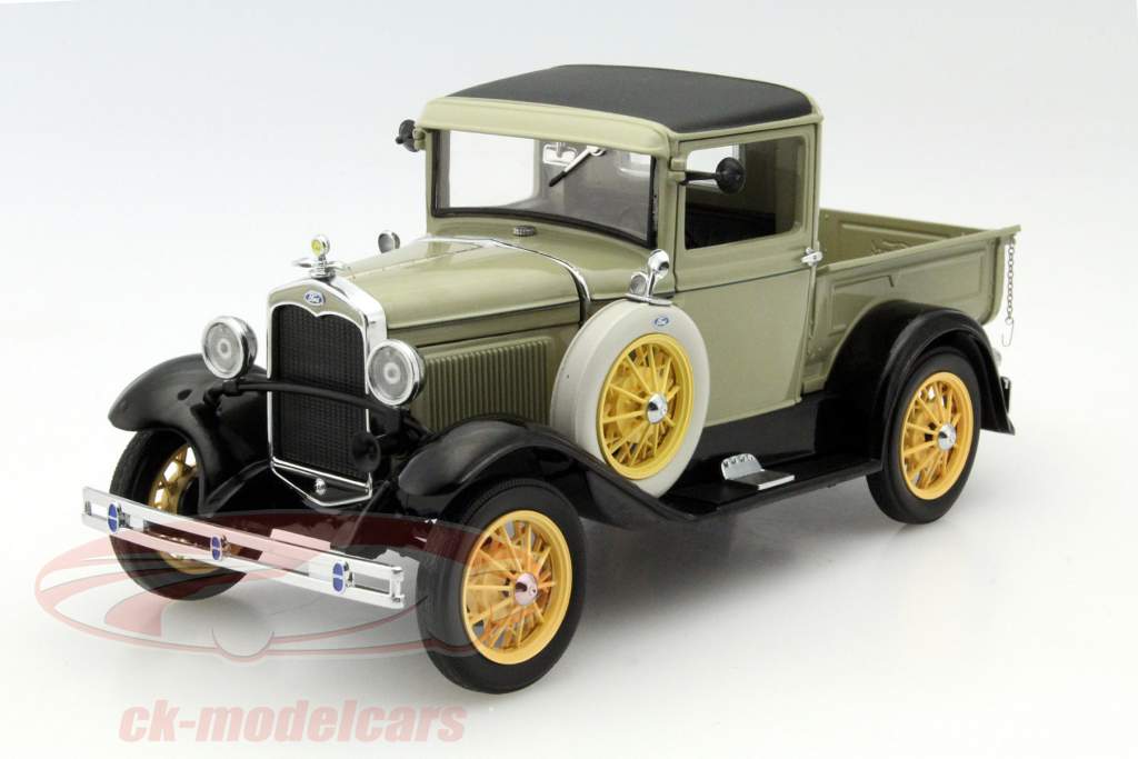 Ford Pick-Up год 1931 цвета хаки 1:18 SunStar