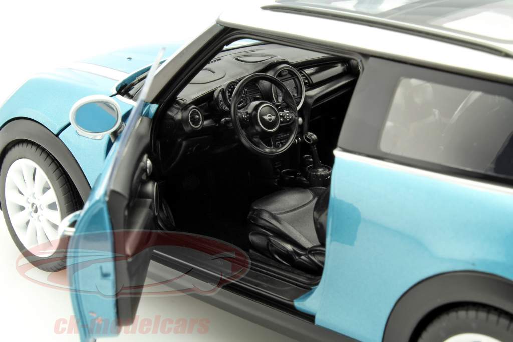 Mini Cooper S год 2015 светло-голубой 1:18 Norev