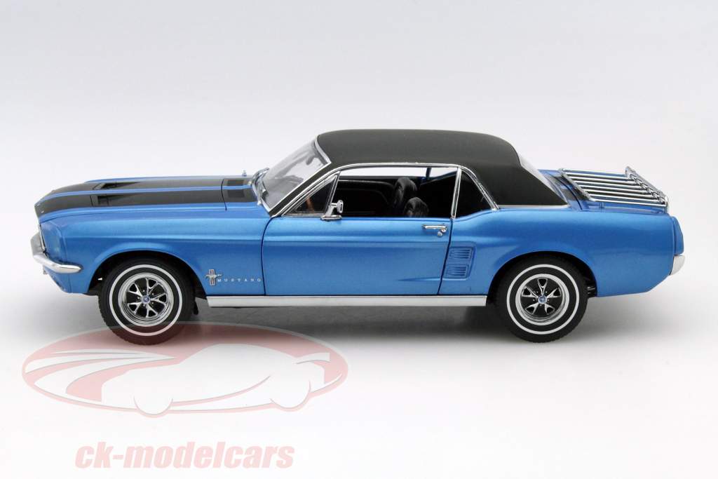 Ford Mustang Year 1967 Ski Country Special blue 1:18 Greenlight