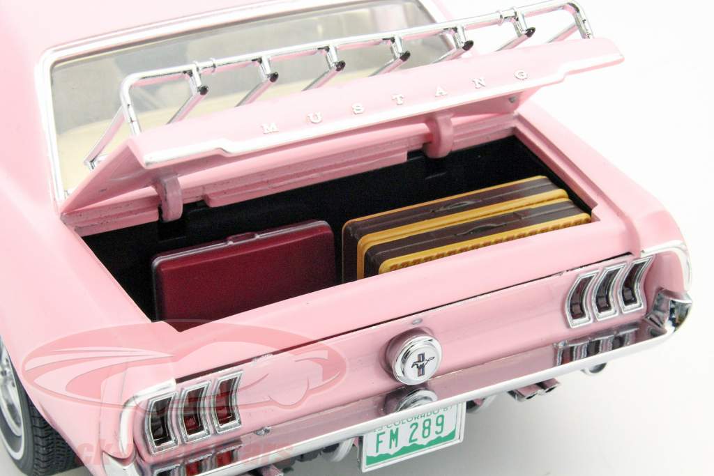 Ford Mustang année 1967 rose 1:18 Greenlight