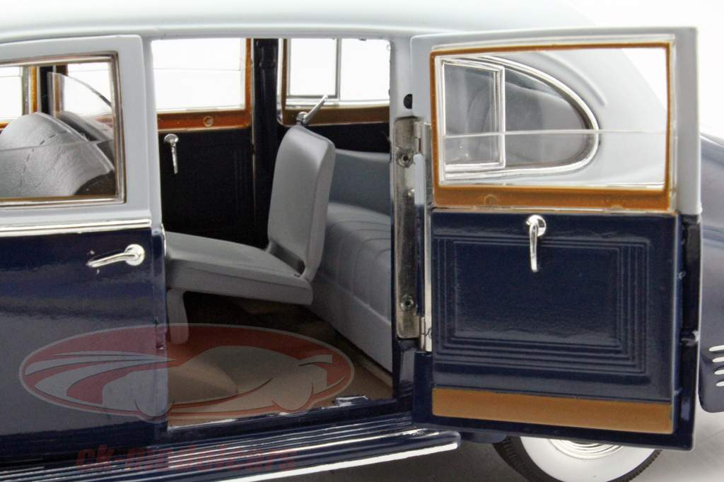 Packard Super Eight One-Eighty año 1941 azul oscuro / gris 1:18 Greenlight