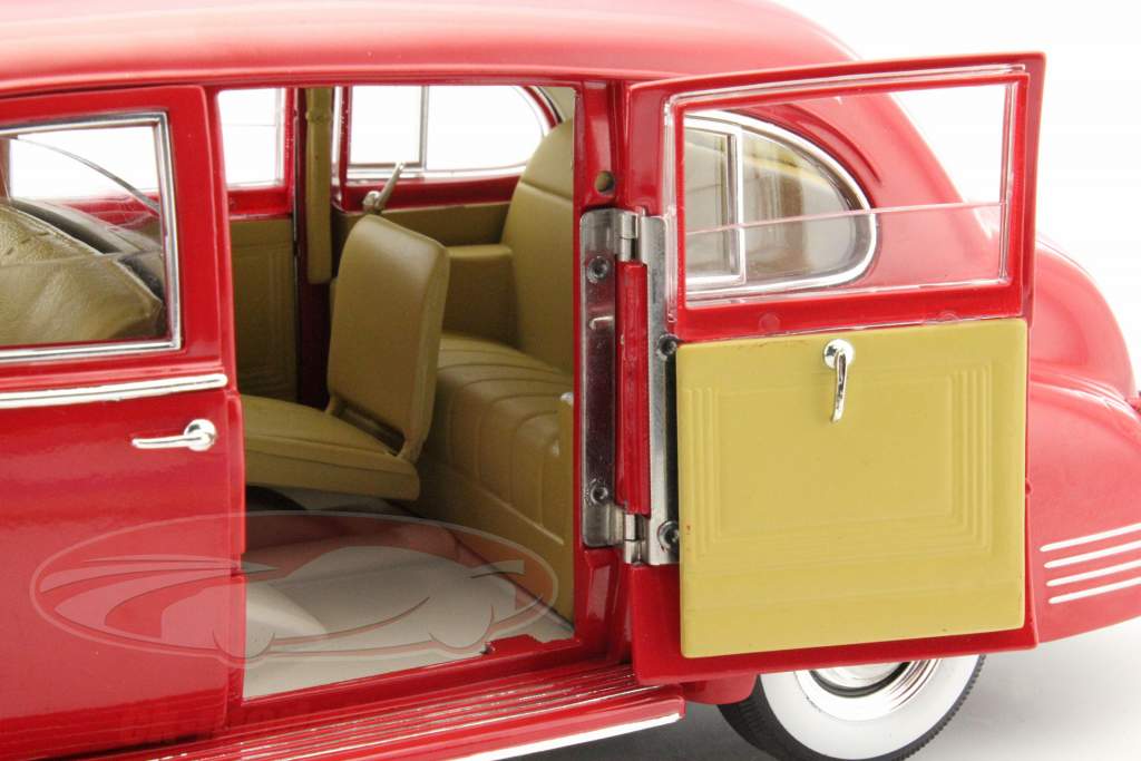 Packard Super Eight One-Eighty Year 1941 red 1:18 Greenlight