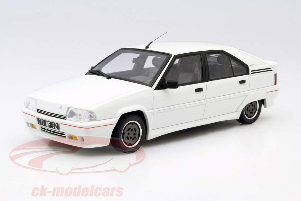 Citroen BX 16 S jaar 1989 wit 1:18 OttOmobile