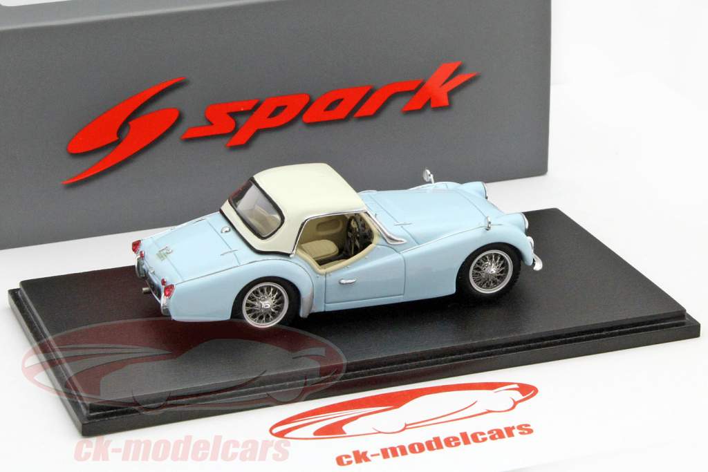 Triumph TR3 Hard Top 年 1956 浅蓝色 1:43 Spark