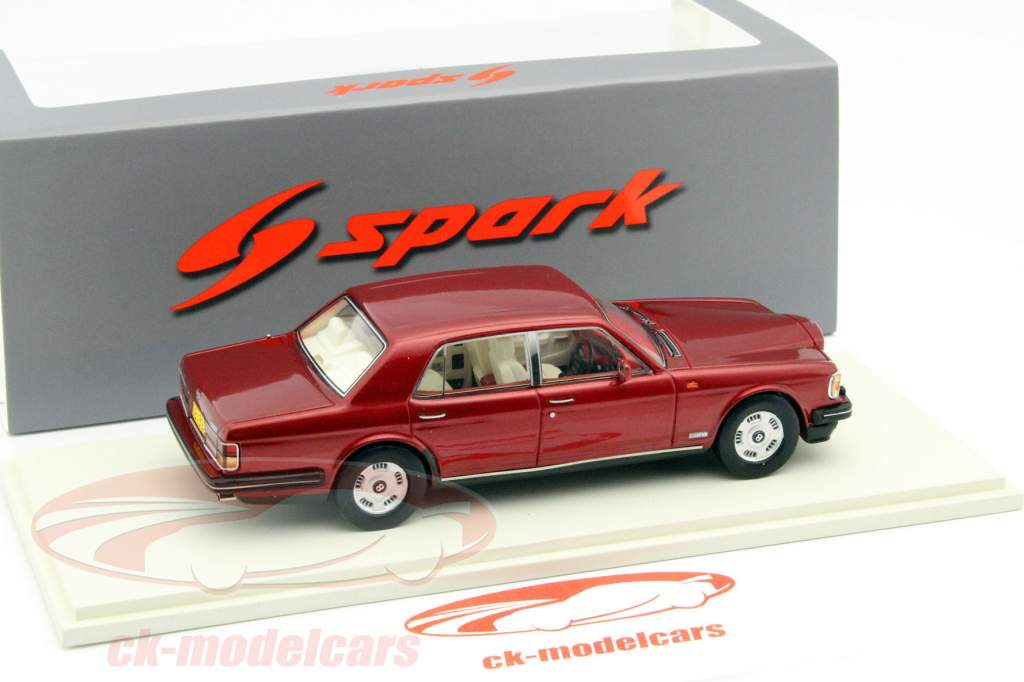 Bentley Brooklands jaar 1992 rood 1:43 Spark