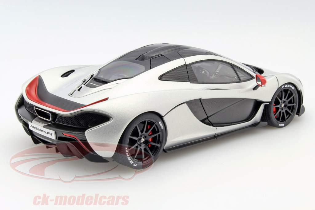 McLaren P1 anno 2013 argento / rosso 1:18 AUTOart