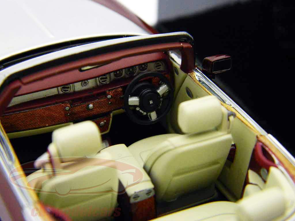 Rolls-Royce Phantom Drophead Coupe red metallic 1:43 Minichamps