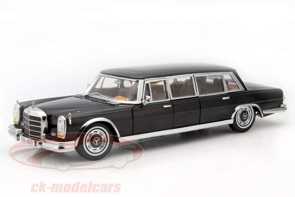 Mercedes-Benz 600 Pullman Baujahr 1966 schwarz 1:18 SunStar