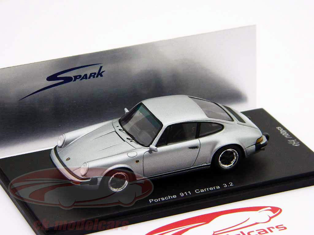 Porsche 911 Carrera 3.2 silver 1:43 Spark
