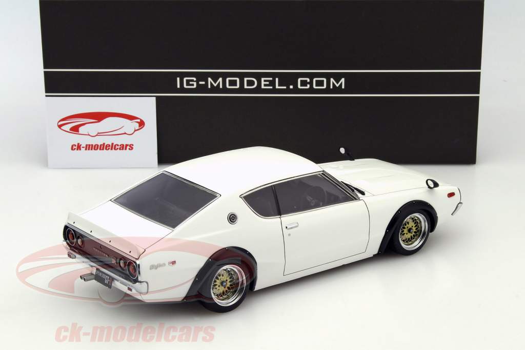 Nissan Skyline 2000 GT-R blanco 1:18 Ignition Model