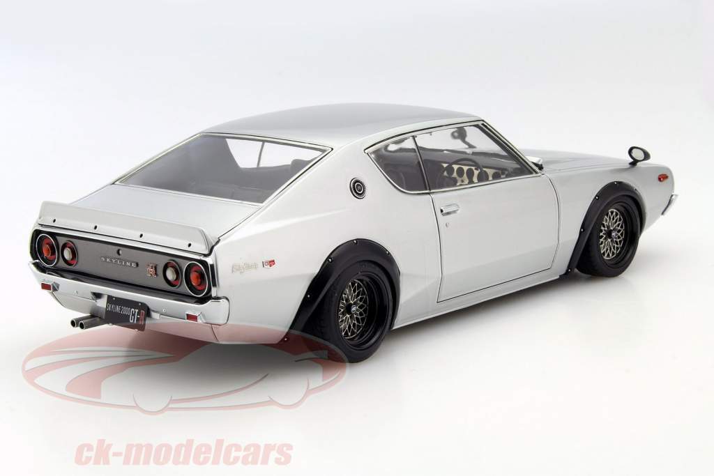 Nissan Skyline 2000 GT-R серебряный 1:18 Ignition Model