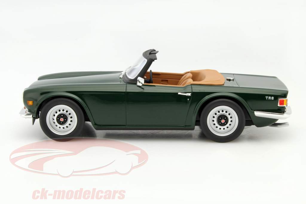 Triumph TR6 verde oscuro 1:18 LS Collectibles