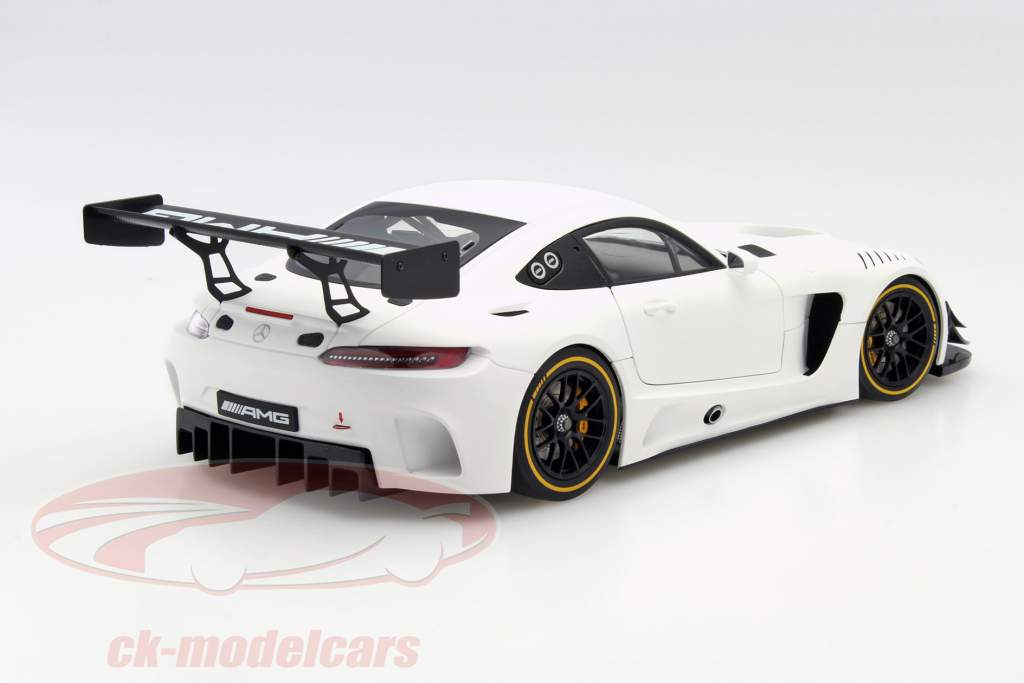 Mercedes-Benz AMG GT3 Plain Body Version 2015 wit 1:18 AUTOart