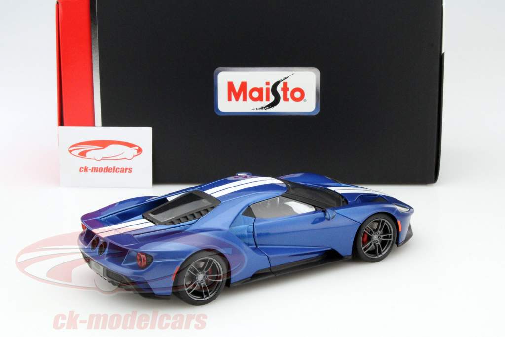 Ford GT год 2017 синий 1:18 Maisto