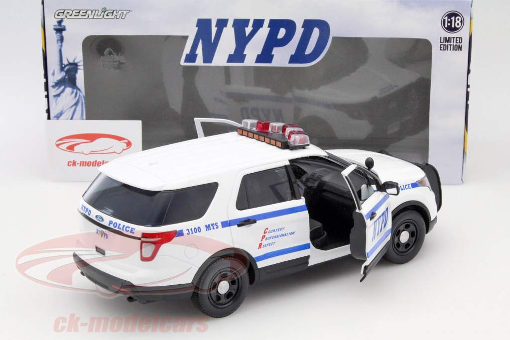 Ford Police Interceptor Utility NYPD год 2015 белый / синий 1:18 Greenlight
