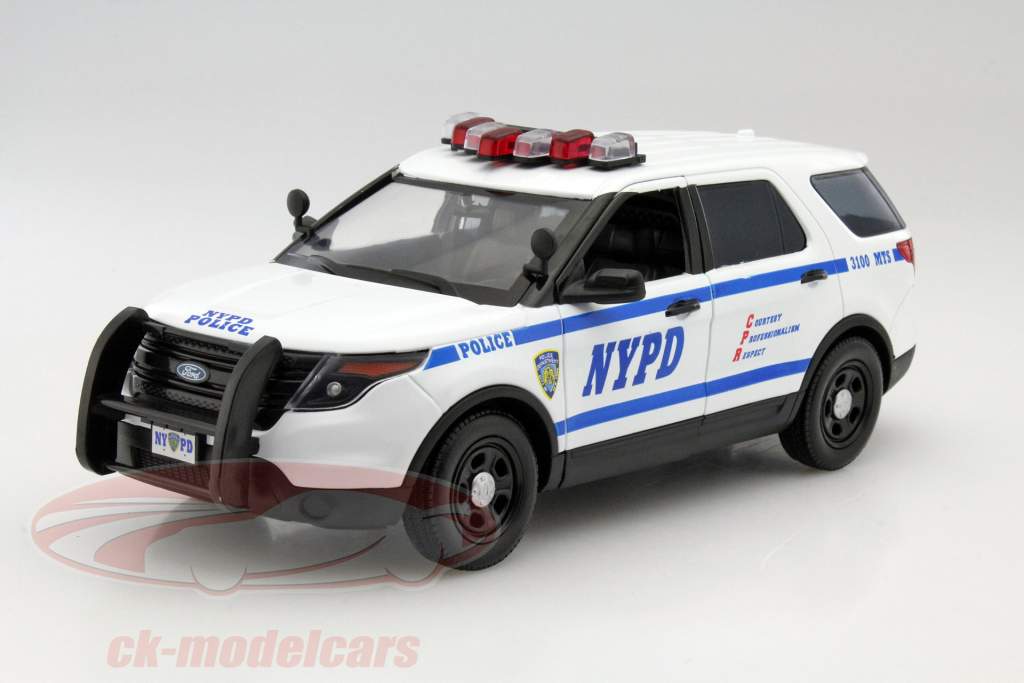 Ford Police Interceptor Utility NYPD год 2015 белый / синий 1:18 Greenlight