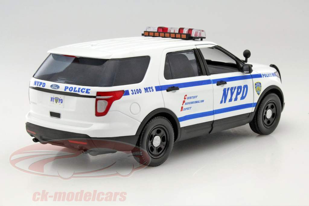 Ford Police Interceptor Utility NYPD год 2015 белый / синий 1:18 Greenlight