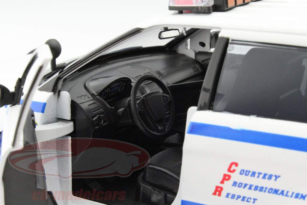 Ford Police Interceptor Utility NYPD год 2015 белый / синий 1:18 Greenlight