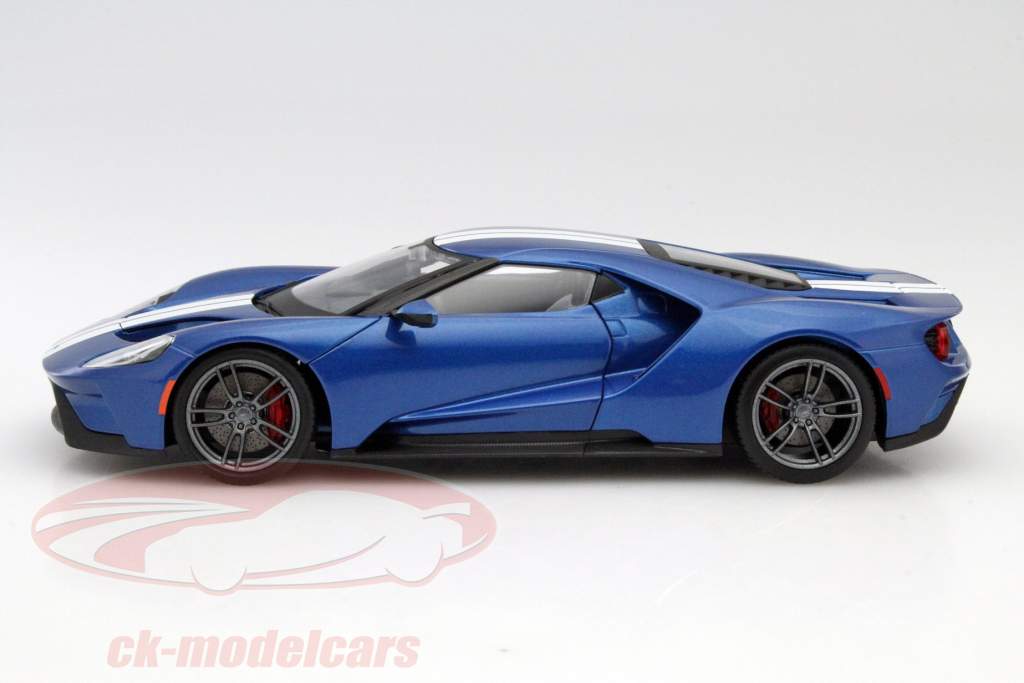 Ford GT Year 2017 blue 1:18 Maisto