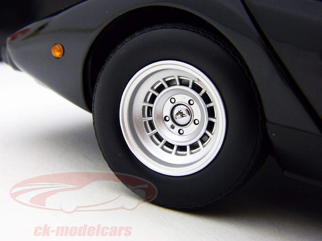 Lamborghini Countach LP400 Год 1974 черный / черный 1:18 Kyosho