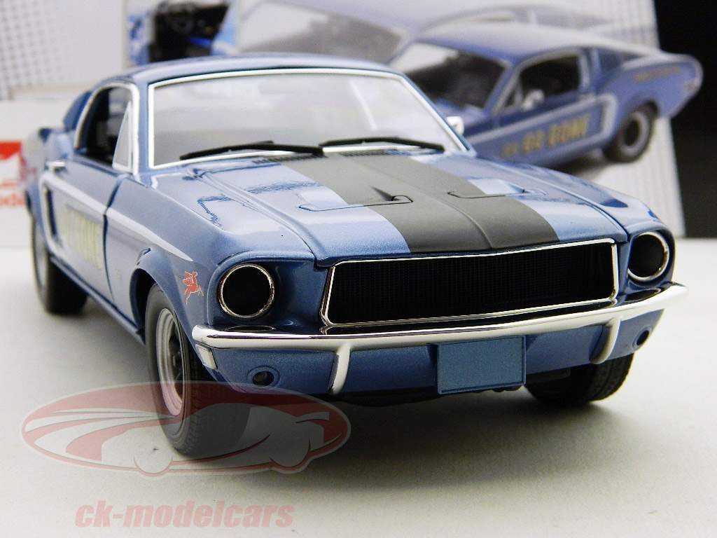 Ford Mustang GT Fastback År 1968 sort / blå 1:18 Greenlight