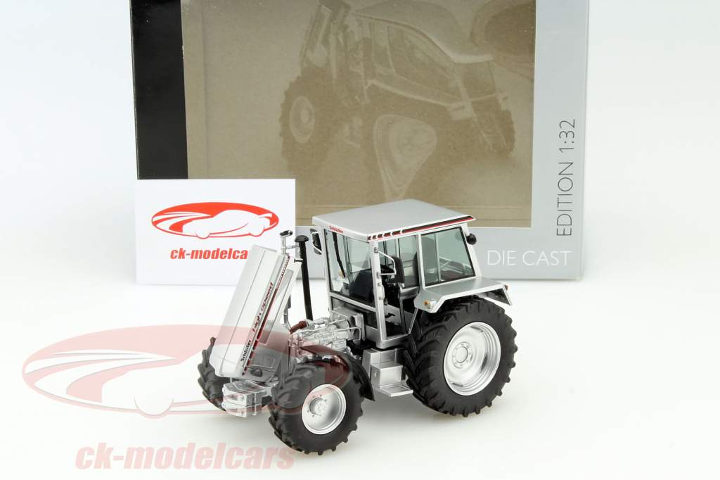 Schlüter Compact trattore argento 1:32 Schuco