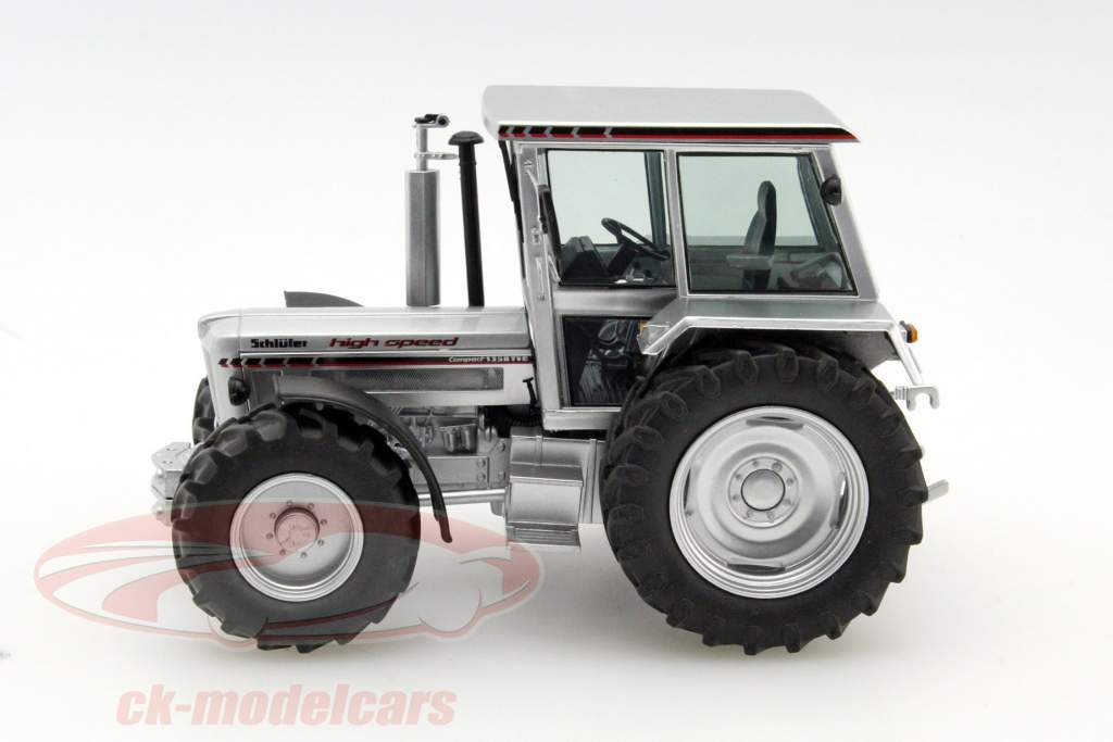 Schlüter Compact tractor zilver 1:32 Schuco
