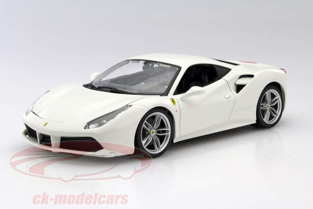 Ferrari 488 GTB white 1:18 Bburago