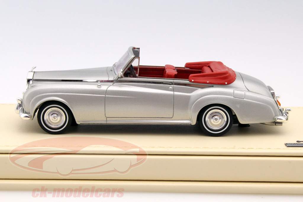 Rolls-Royce Silver Cloud Drophead Coupe jaar 1959 zilver 1:43 TrueScale