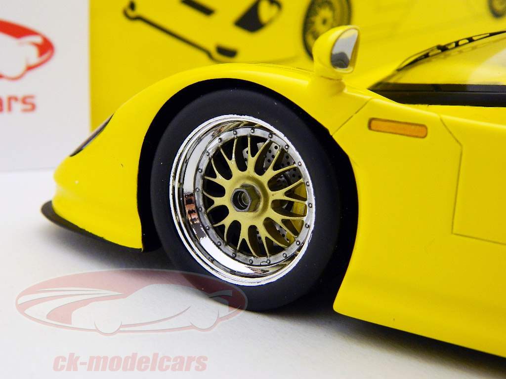 Dauer Porsche 962 Road Version gelb / yellow 1:18 Spark
