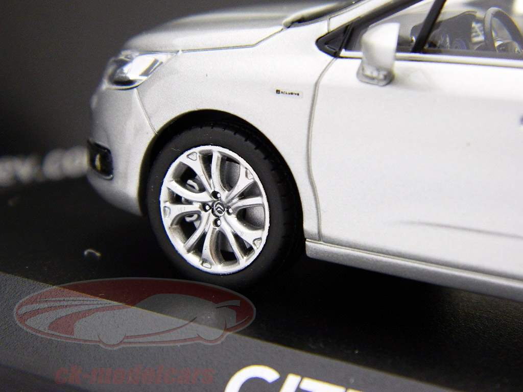 Citroen C4 Anno 2010 argento / silver 1:43 Norev