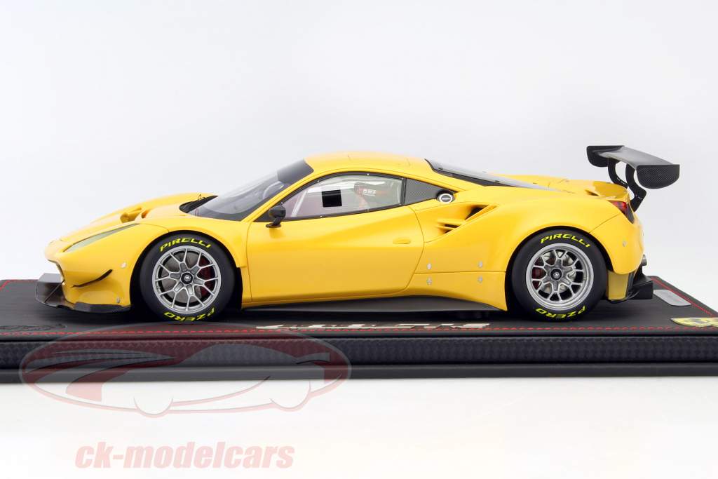 Ferrari 488 GTE année 2015 jaune 1:18 BBR