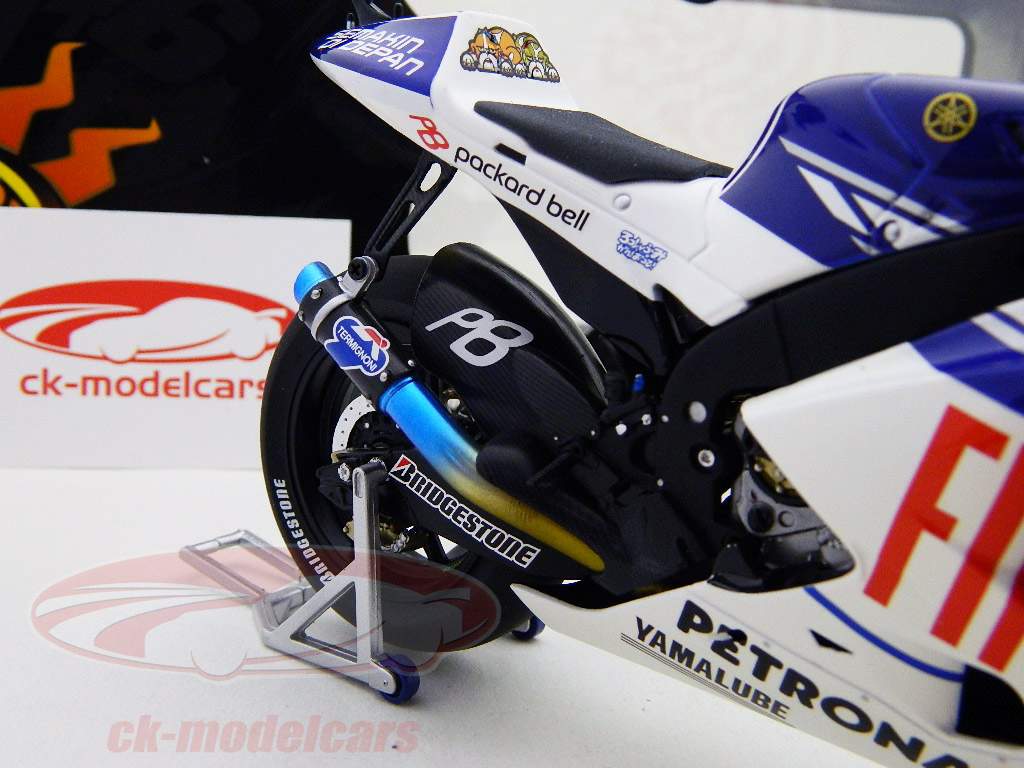 MINICHAMPS 1/12 YZR-M1 ヴァレンティーノ・ロッシ 2010 ミニチャンプス 122103146 1/12 ヤマハ バレンティーノ・ロッシ