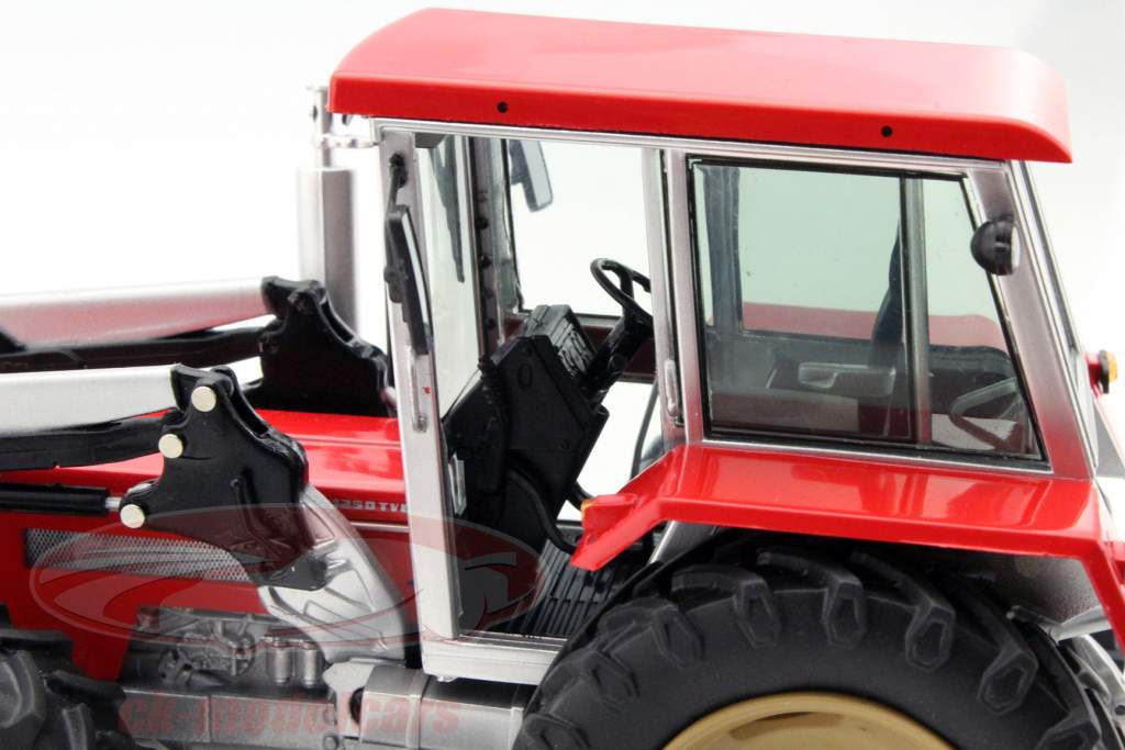 Schlüter Compact 1250 TV6 med Frontlæssere rød 1:32 Schuco