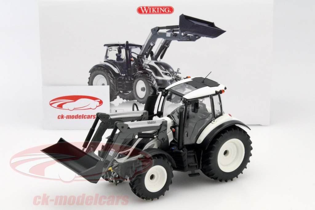 Valtra T174 tractor with front loaders black 1:32 Wiking