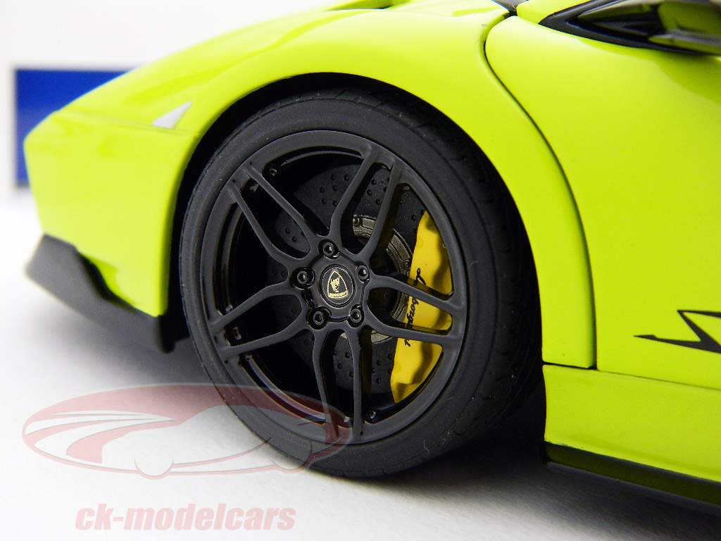 AUTOart 1:18 Lamborghini Murcielago LP670-4 SV Verde sandag