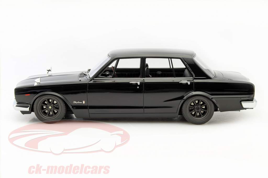 Nissan Skyline 2000 GT-R schwarz 1:18 Ignition Model