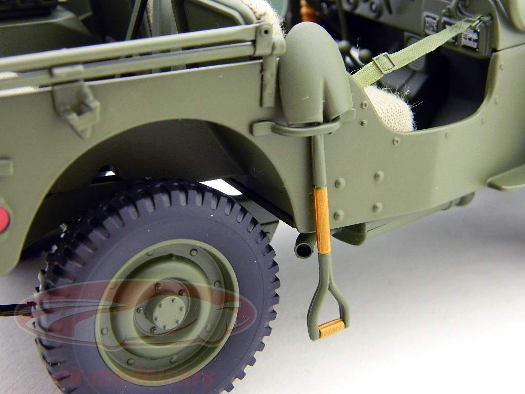 威利斯吉普车美国陆军AUTOA​​RT在军绿色/绿与配件1:18