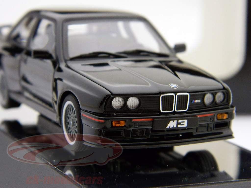 BMW M3 Спорт Эволюция 1990 черный / черный 1:43 AutoArt
