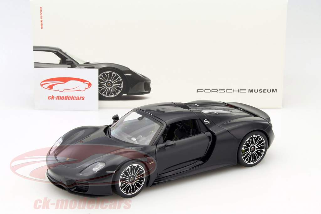 Porsche 918 Spyder basalt black 1:18 Welly