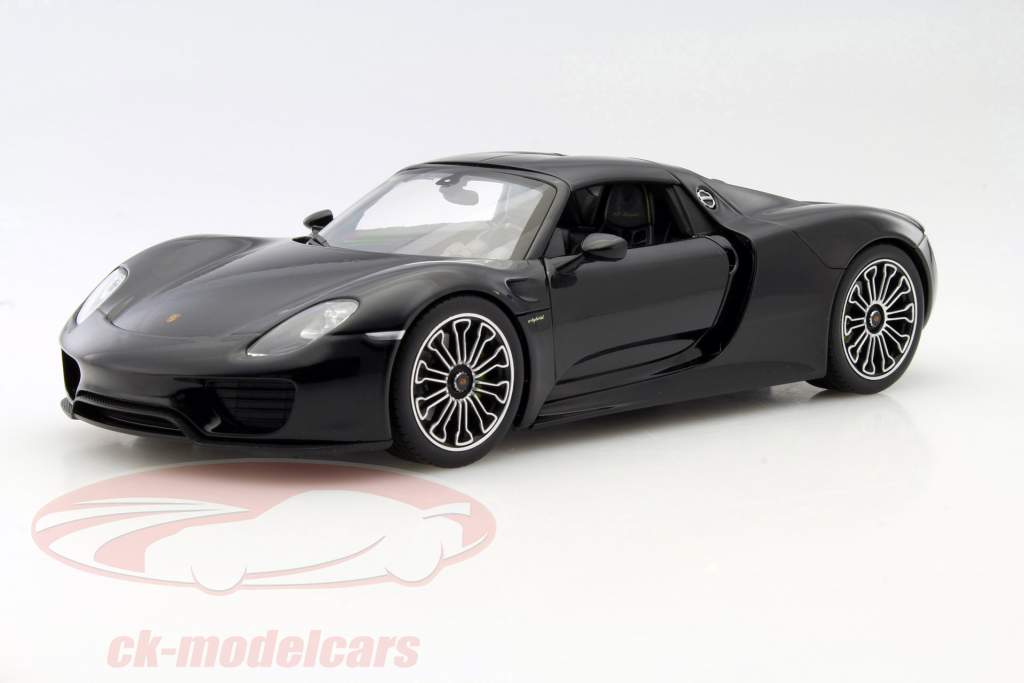 Porsche 918 Spyder basalt black 1:18 Welly