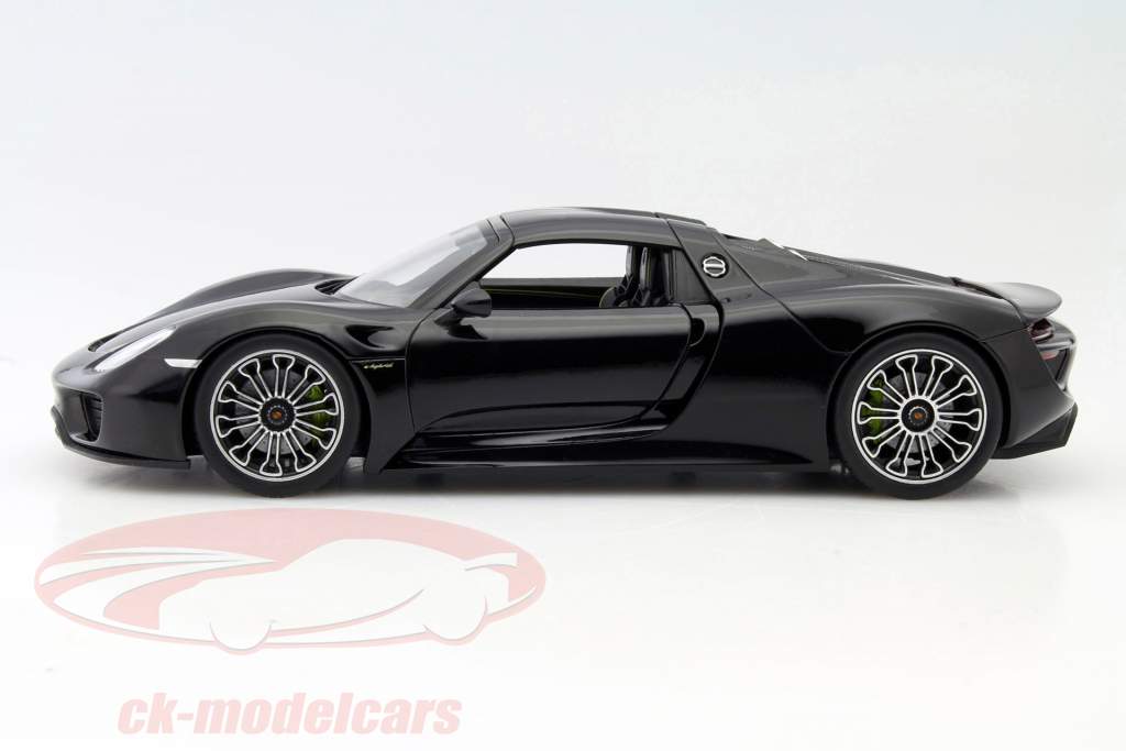 Porsche 918 Spyder basalt black 1:18 Welly