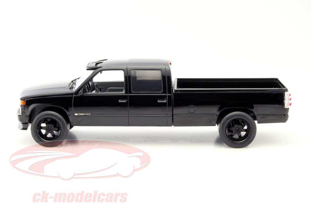 Chevrolet C-3500 Crew Cab Silverado år 1997 sort 1:18 Greenlight