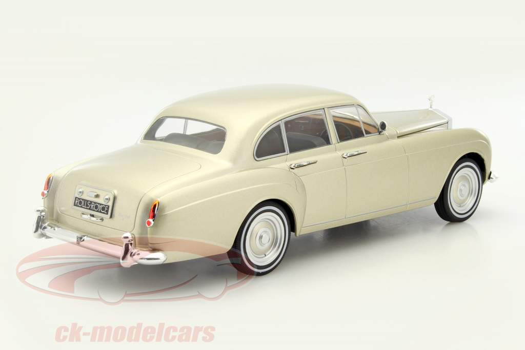 Rolls Royce Silver Cloud III Flying Spur RHD beigemetallic 1:18 ModelCar Group