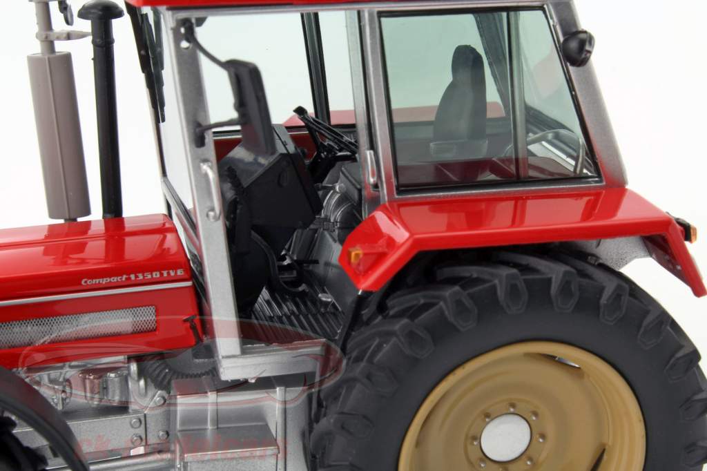 Schlüter Compact 1350 TV6 mit Kraftheber rot 1:32 Schuco