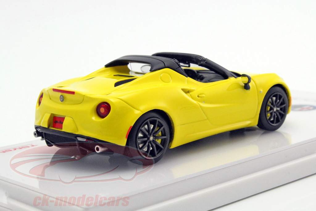 Alfa Romeo 4C Spider Год постройки 2016 желтый 1:43 TrueScale