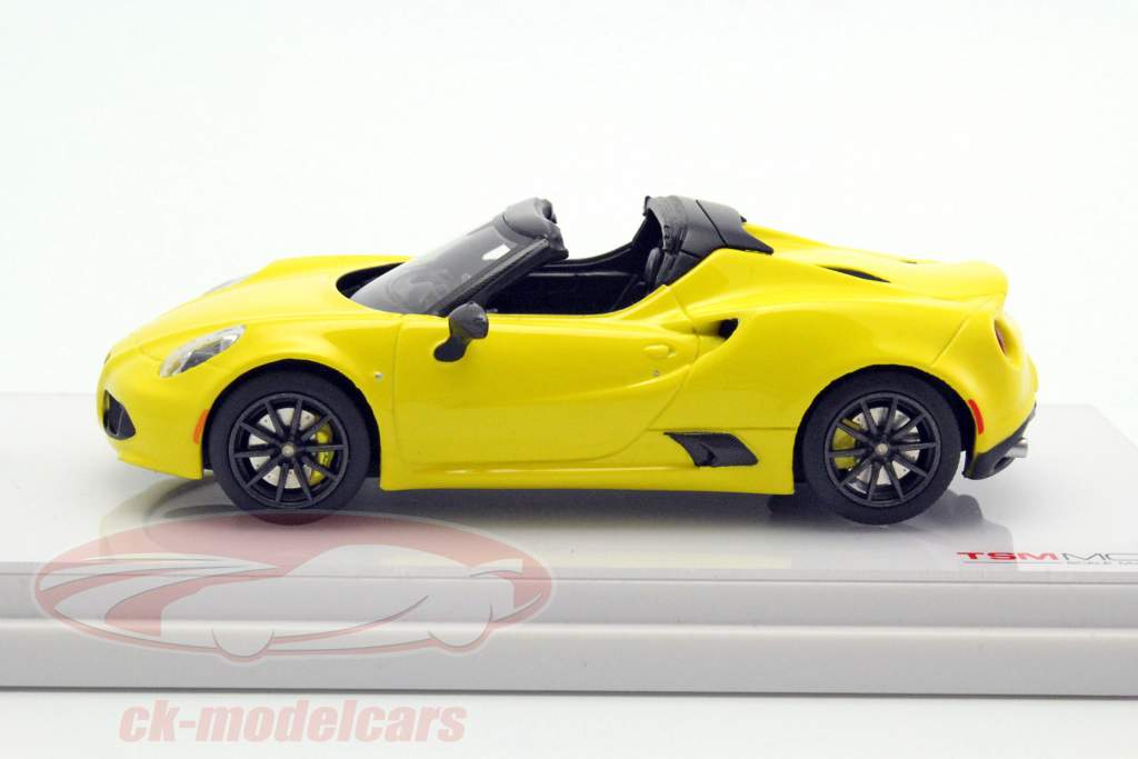 Alfa Romeo 4C Spider Год постройки 2016 желтый 1:43 TrueScale