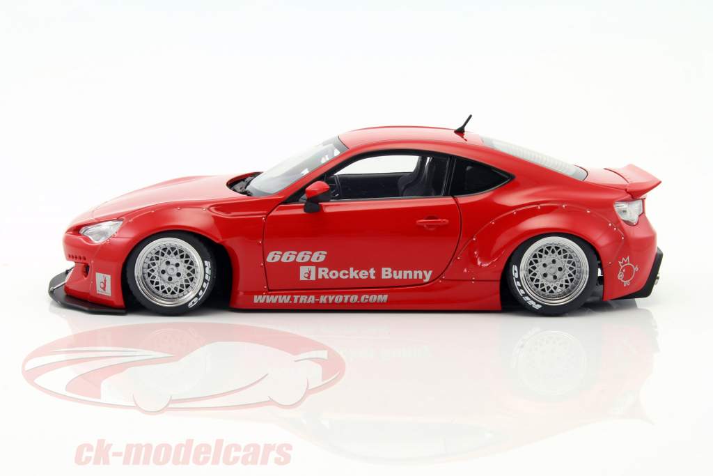 Rocket Bunny Toyota 86 rot / silber 1:18 AUTOart